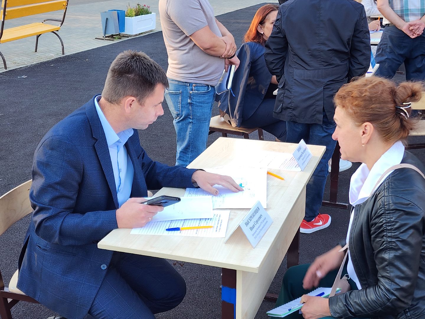 Чехов, поселок Любучаны, выездная администрация, встреча с жителями, обращения жителей, СНТ Флора, деревня Леониха, вывоз мусора, обращение с ТКО, контейнеровоз, электроснабжение, скачки напряжения, Россети,