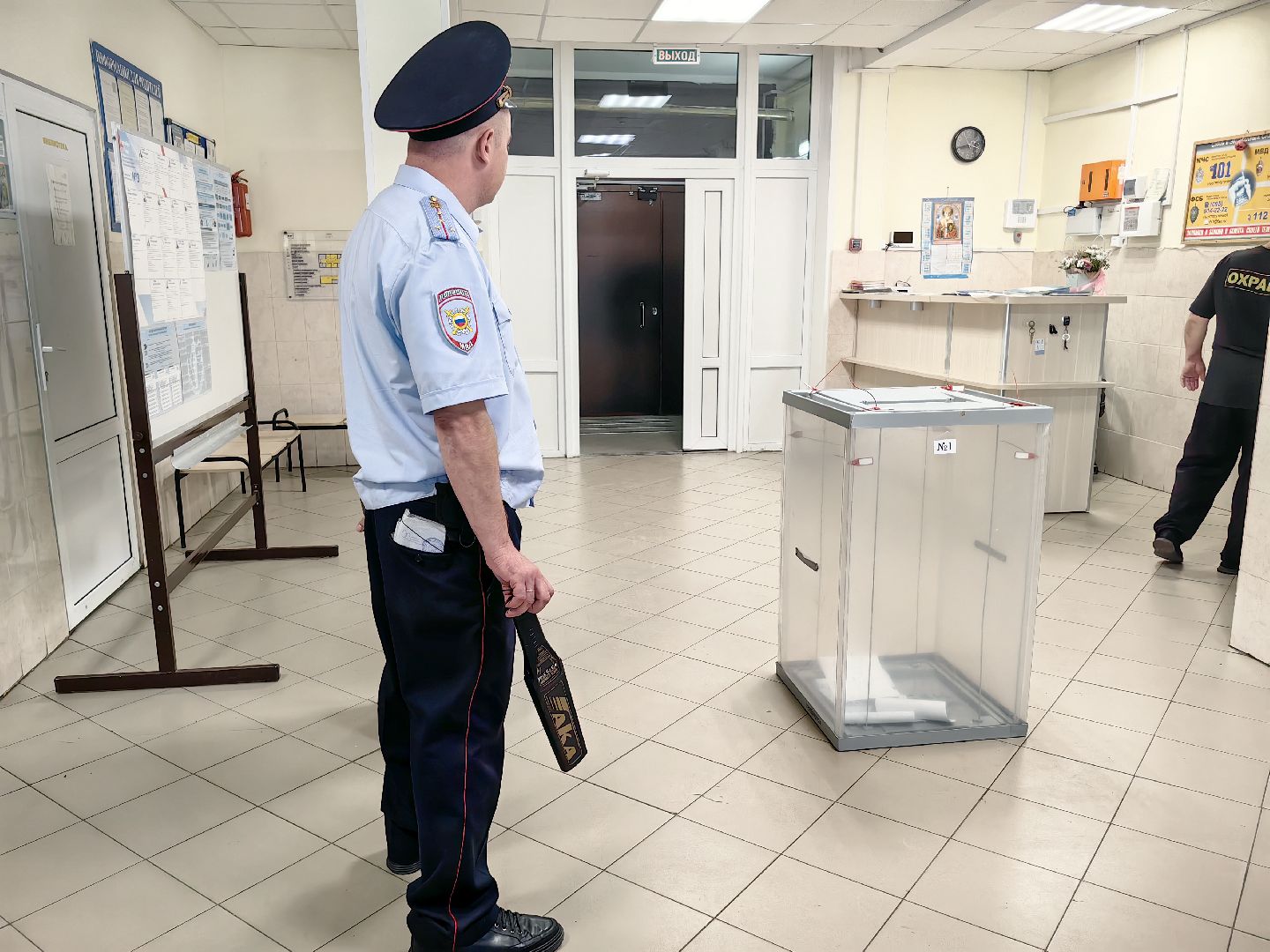 выборы, уик, безопасность, металлодетектор, полиция, камеры видеонаблюдения,