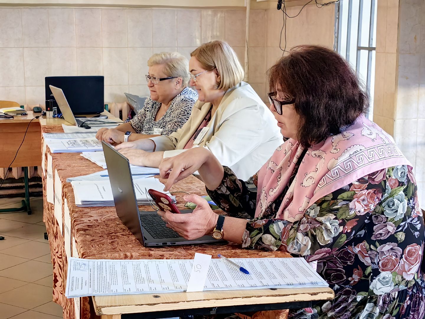 выборы, уик, безопасность, металлодетектор, полиция, камеры видеонаблюдения,