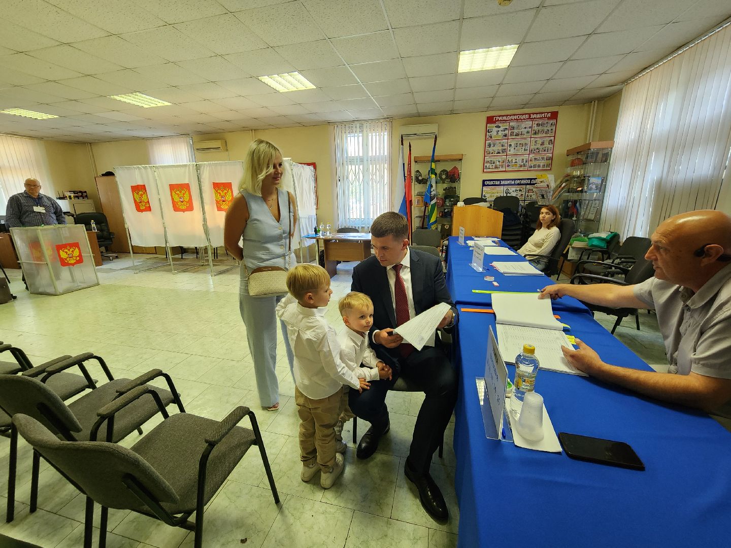 выборы 2024, голосование за депутата, выборы в совет депутатов ленинского округа, шабалкин, почетный гражданин голосует, видное,