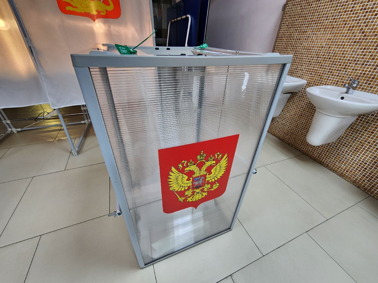 выборы, выборы 2024, голосование, второй день голосования, уик 1300, видное, выборы в совет депутатов ленинского округа, муниципальные выборы,