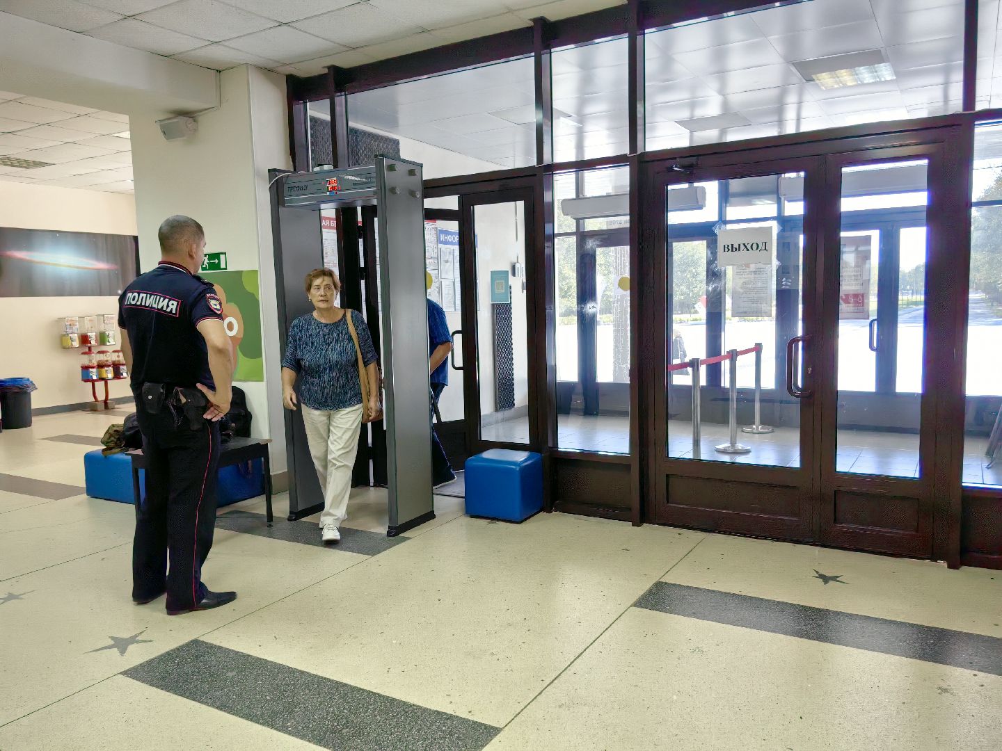 тик, председатель, рамка металлоискатель, безопасность,