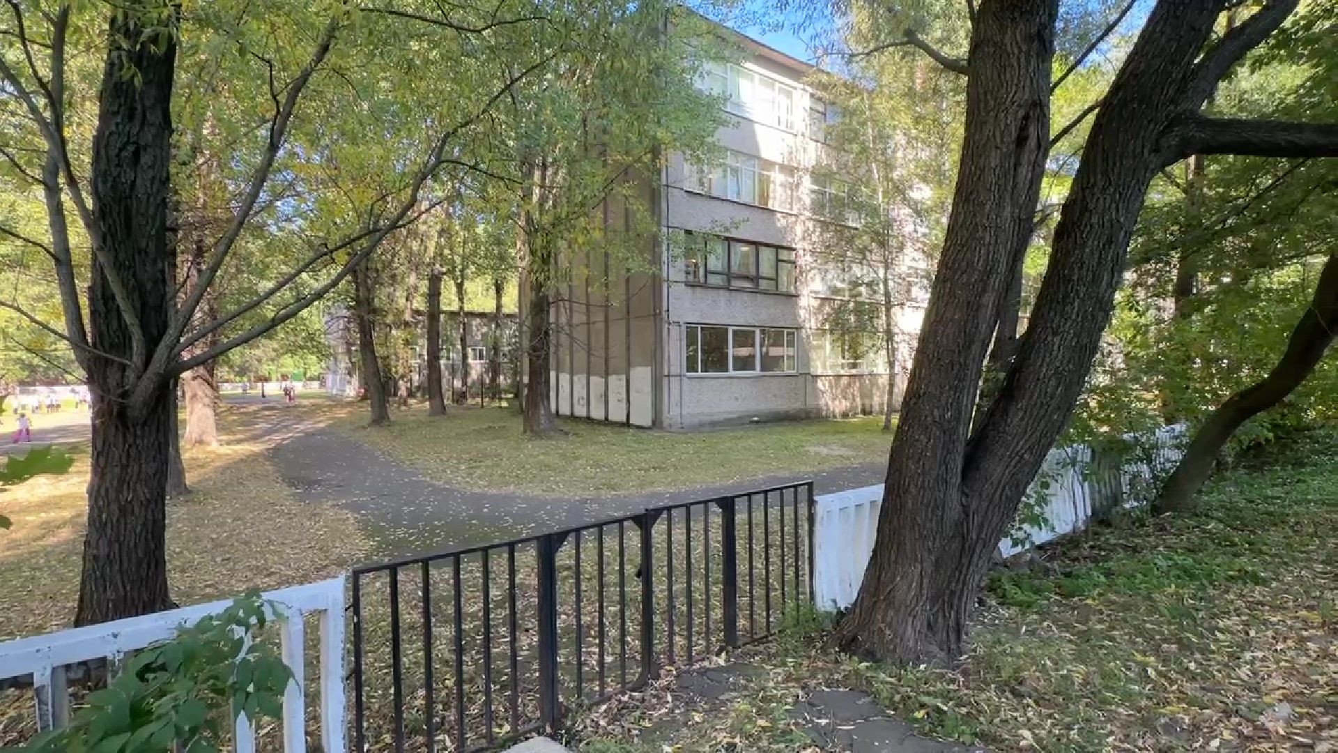 Реутов, образование, благоустройство, школа 4, забор,