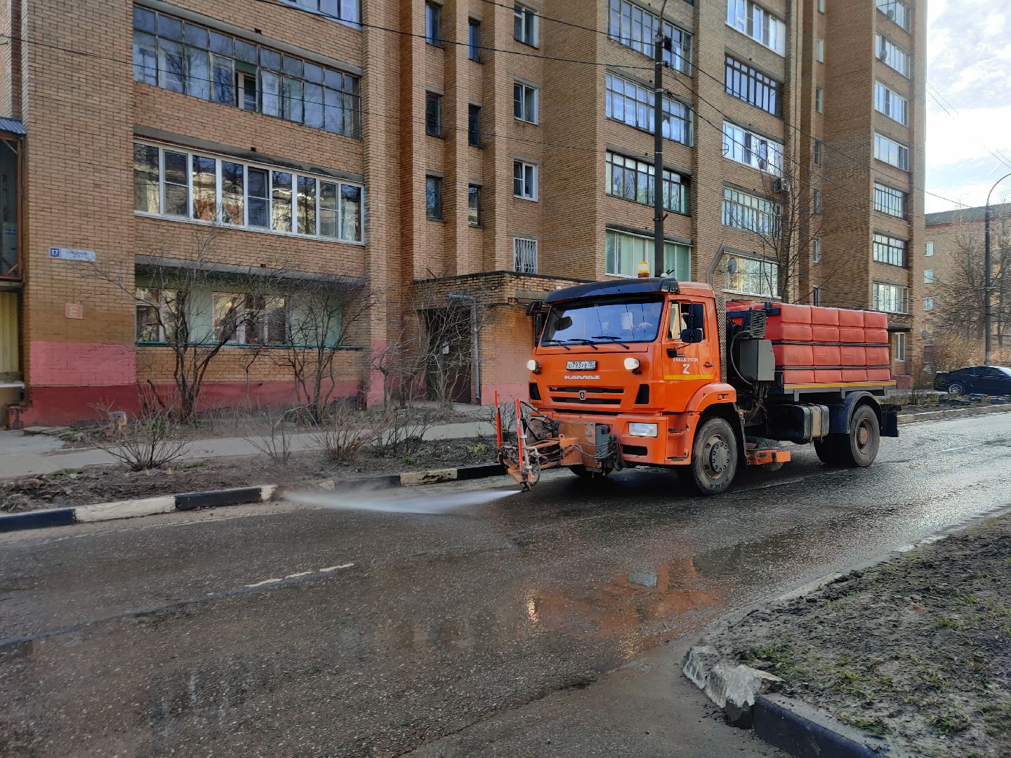 Красноармейск, уборка улиц, влажная уборка, школьный двор,