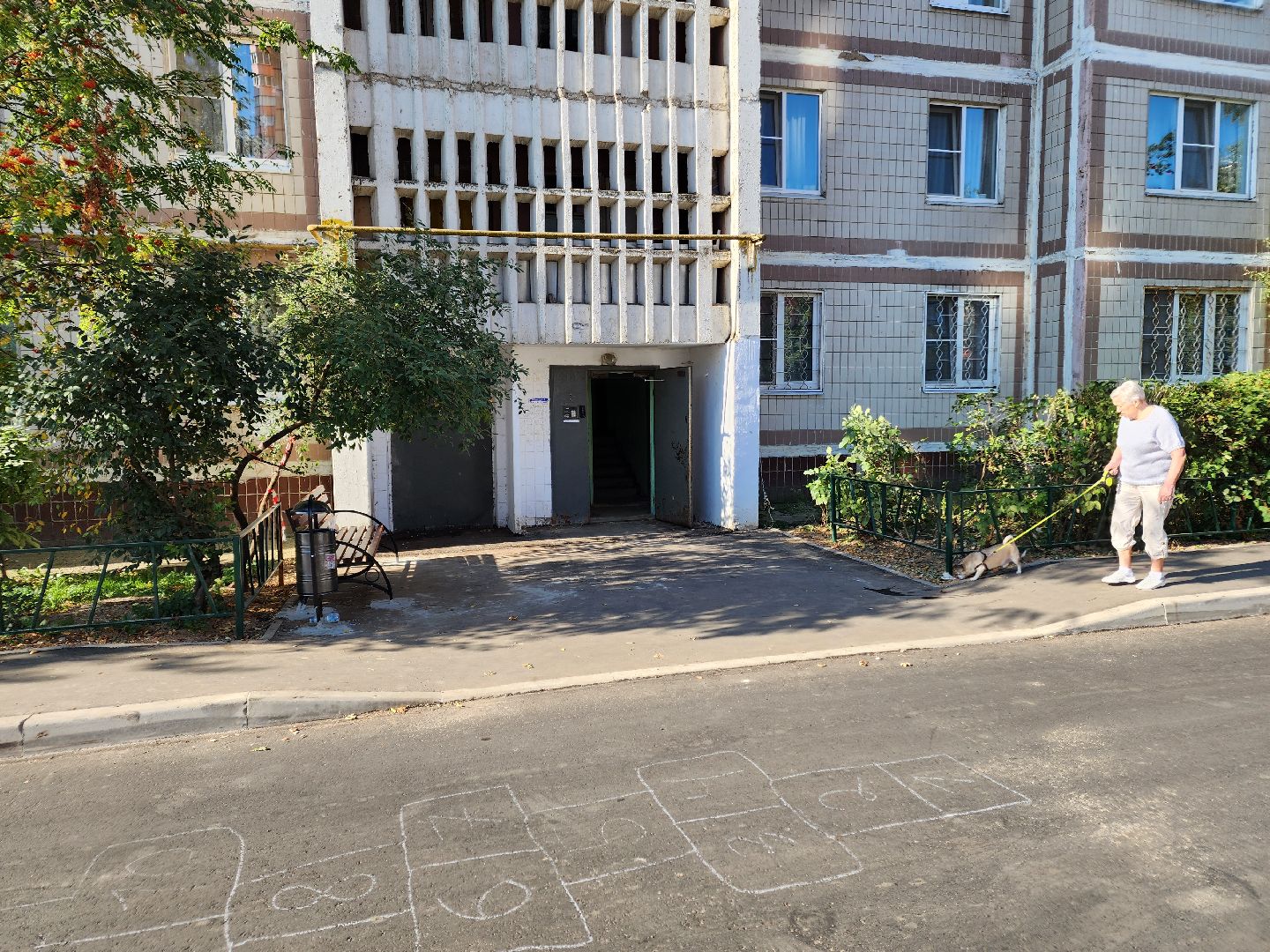 Чехов, улица Лопасненская, комплексное благоустройство двора, дворовая территория, парковки, тротуары, проезды, спортивная площадка, освещение, озеленение, формирование комфортной городской среды,