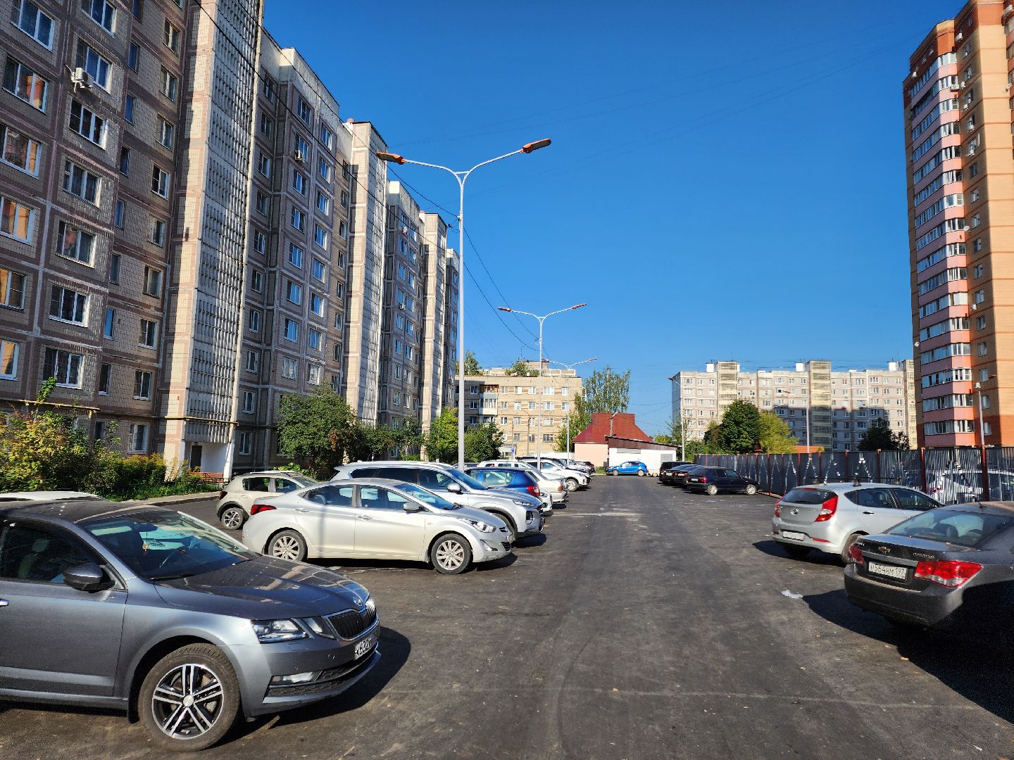 Чехов, улица Лопасненская, комплексное благоустройство двора, дворовая территория, парковки, тротуары, проезды, спортивная площадка, освещение, озеленение, формирование комфортной городской среды,