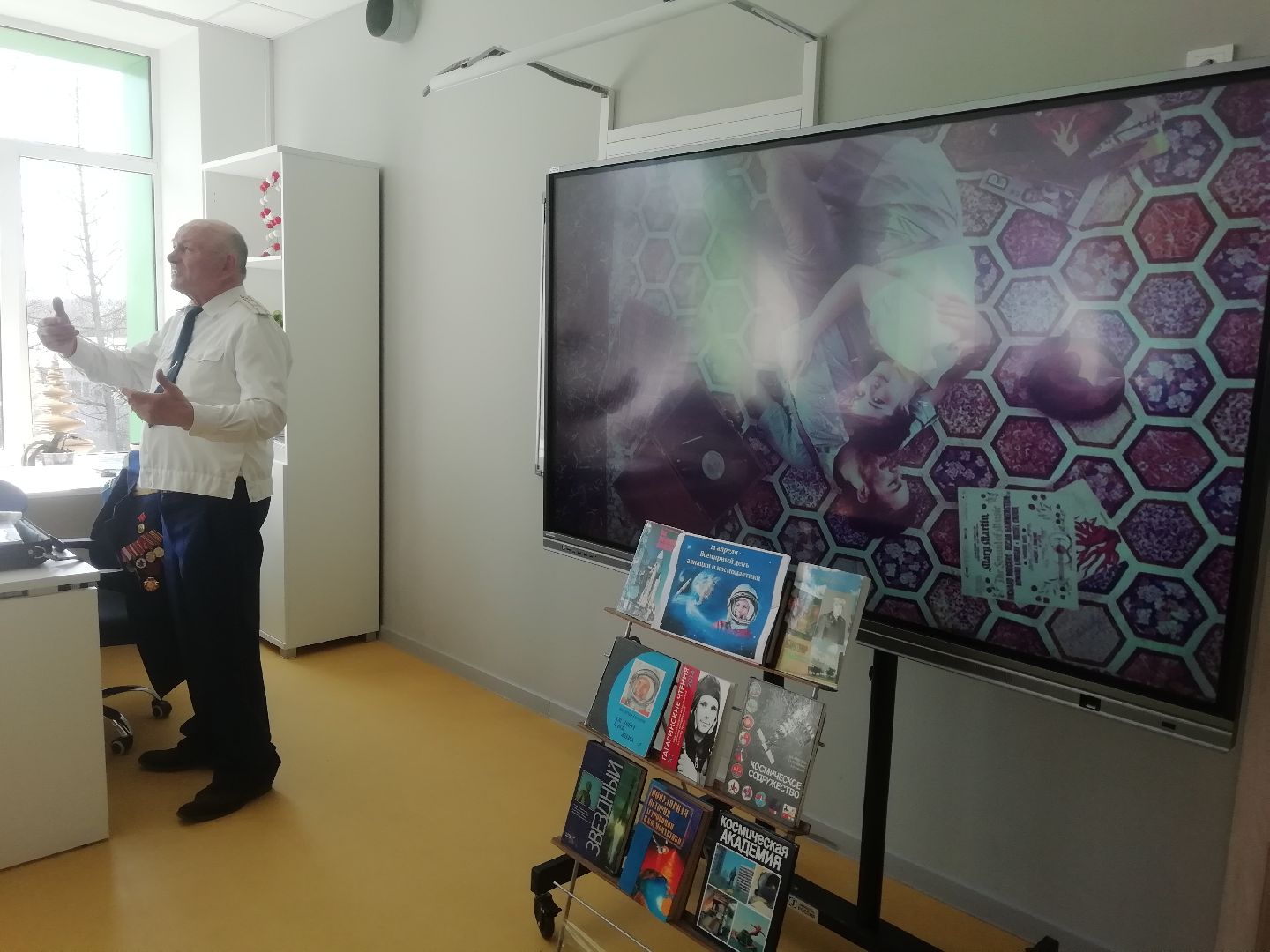 День космонавтики, Введенская школа, Юрий Гагарин, гибель Гагарина, открытый урок, ветеран полигона ПВО, история космонавтики