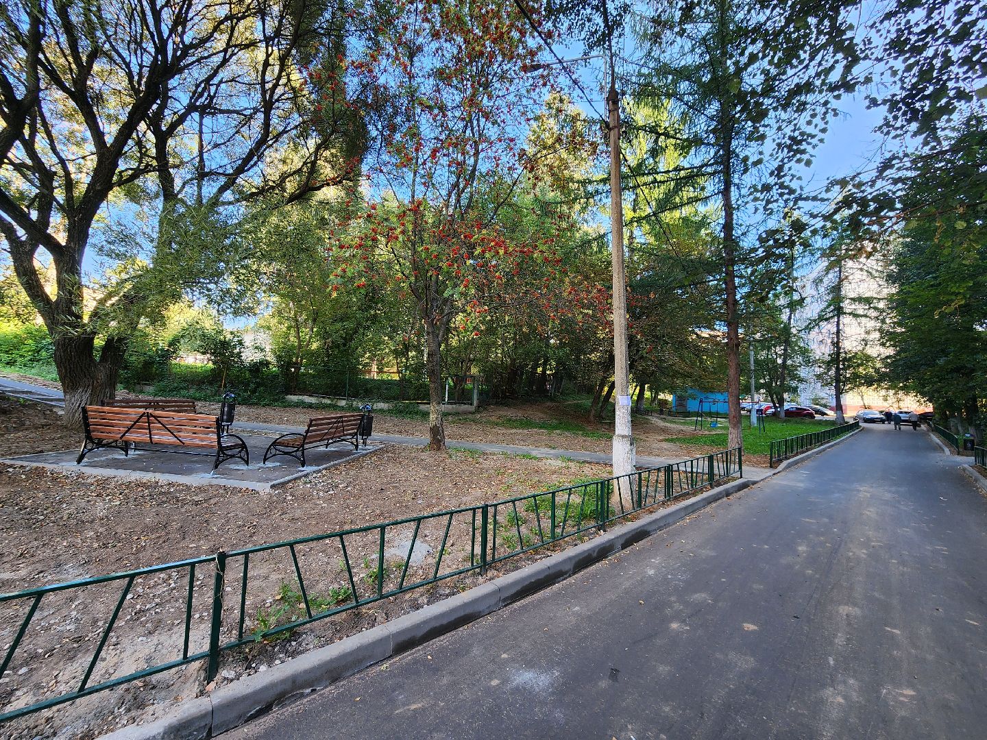 Чехов, улица Дружбы, комплексное благоустройство двора, дворовая территория, детская игровая площадка, парковки, тротуары, проезды, освещение, озеленение, формирование комфортной городской среды,