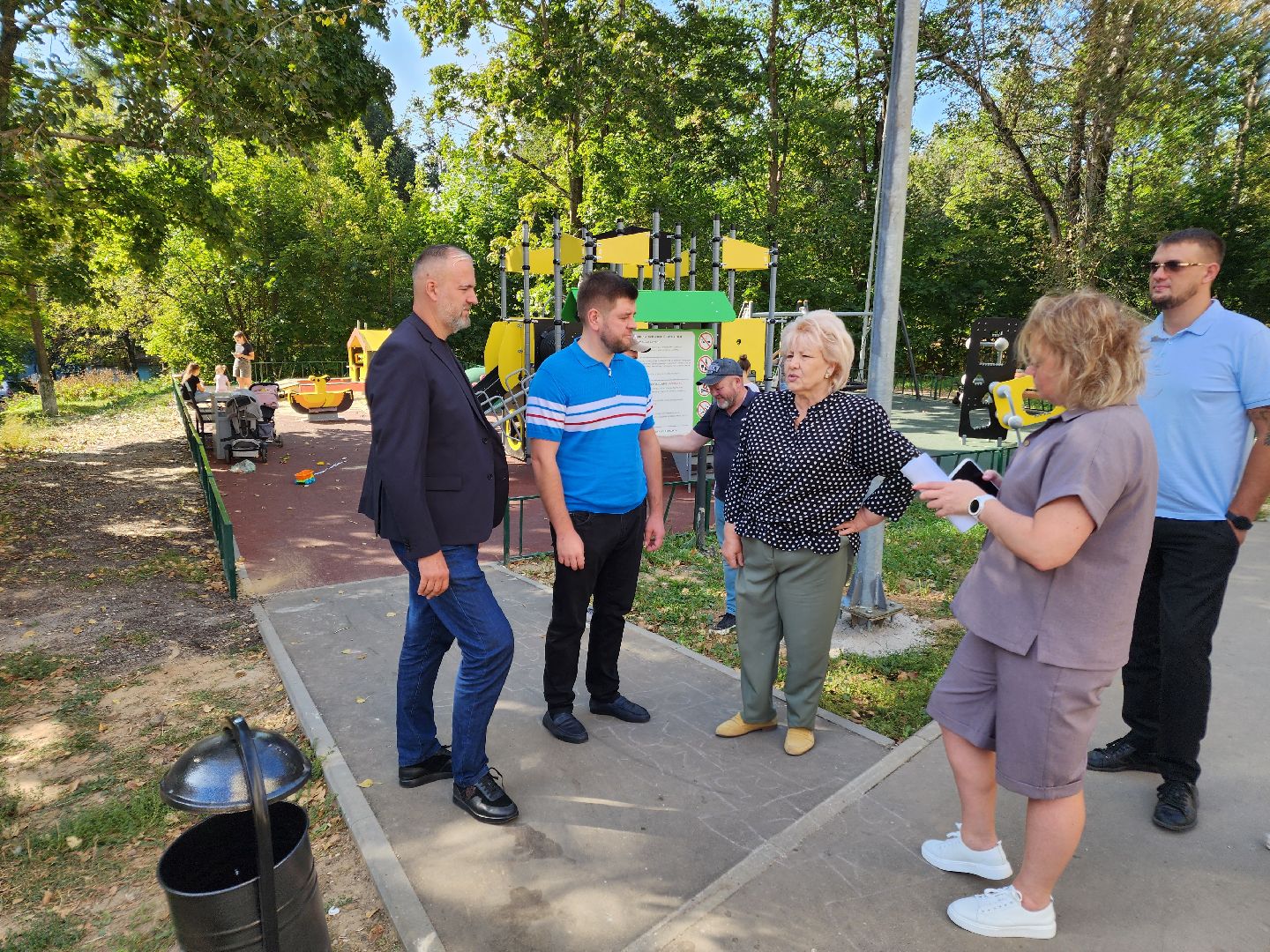 Чехов, улица Дружбы, комплексное благоустройство двора, дворовая территория, детская игровая площадка, парковки, тротуары, проезды, освещение, озеленение, формирование комфортной городской среды,