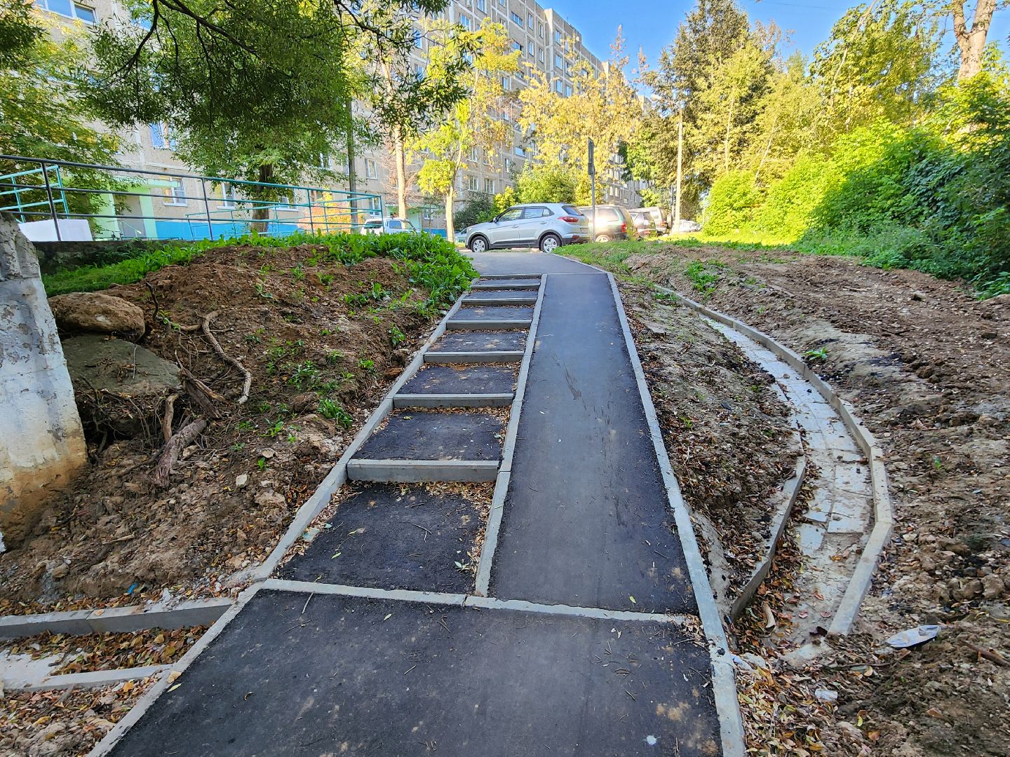 Чехов, улица Дружбы, комплексное благоустройство двора, дворовая территория, детская игровая площадка, парковки, тротуары, проезды, освещение, озеленение, формирование комфортной городской среды,