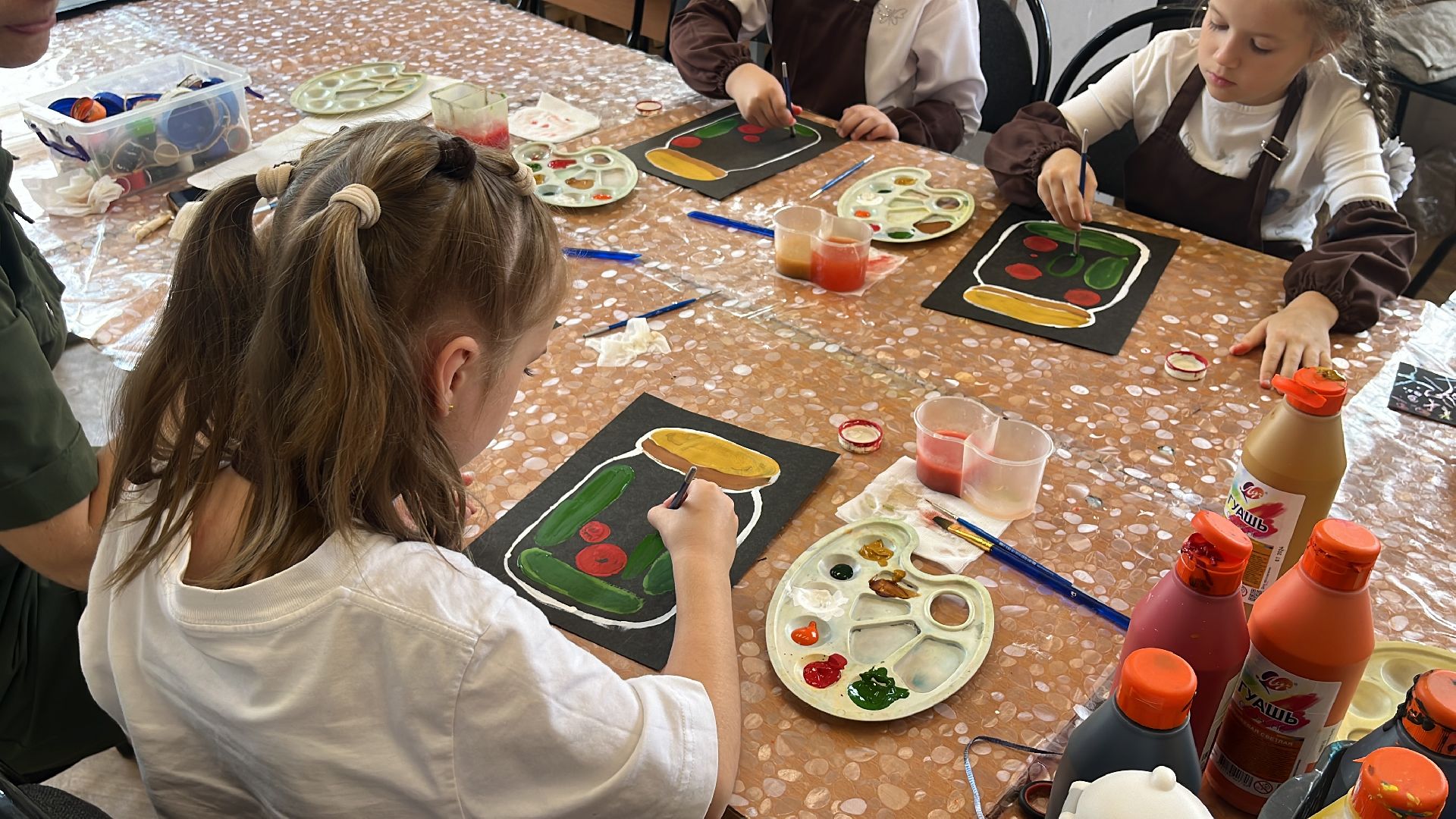 кружки, секции, рисование, художественная студия,