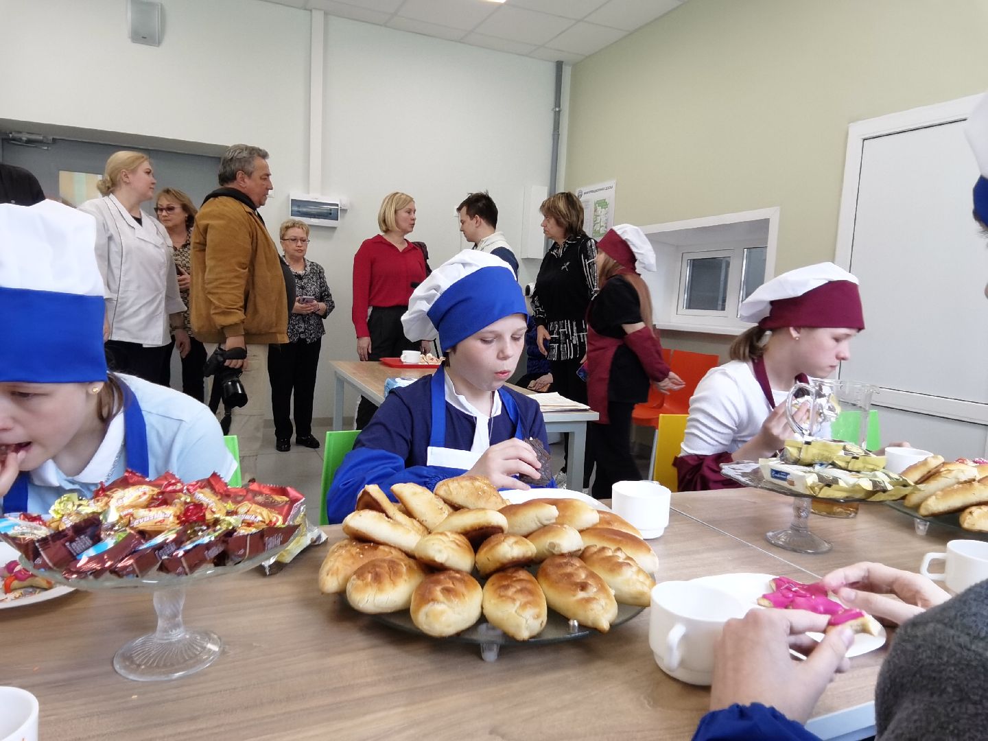 Балашиха, День космонавтики, школа №8 для детей с ОВЗ, печенье в виде звёзд, мастер-класс, комбинат питания