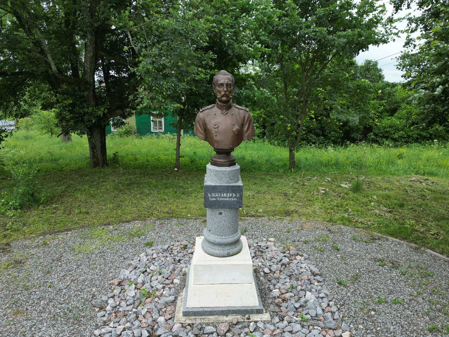 видео с коптера, памятник, бюст,