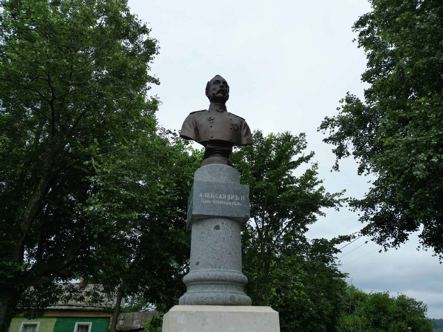 видео с коптера, памятник, бюст,