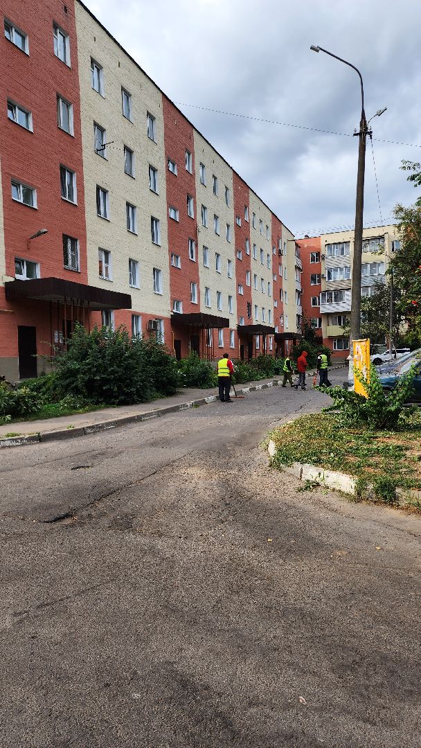 Бронницы, Уборка дворов осенью, механизированная уборка, Советская 112, Дорожные службы,