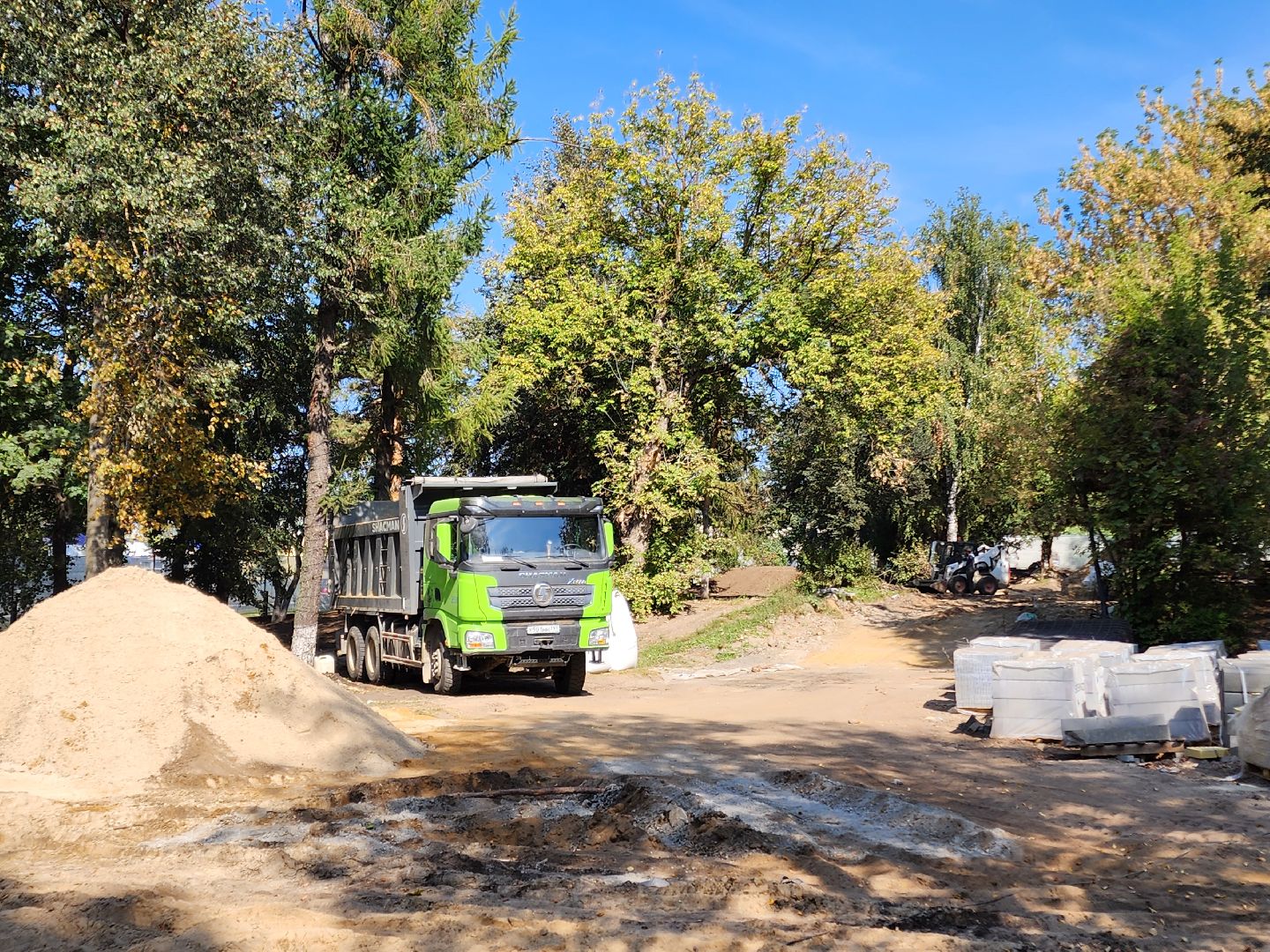 Чехов, бульвар Чехова, сквер Чехова, реконструкция, благоустройство, фонтан, пешеходные дорожки, озеленение, арт объекты, освещение, качели, нацпроект Жилье и городская среда, формирование комфортной городской среды,
