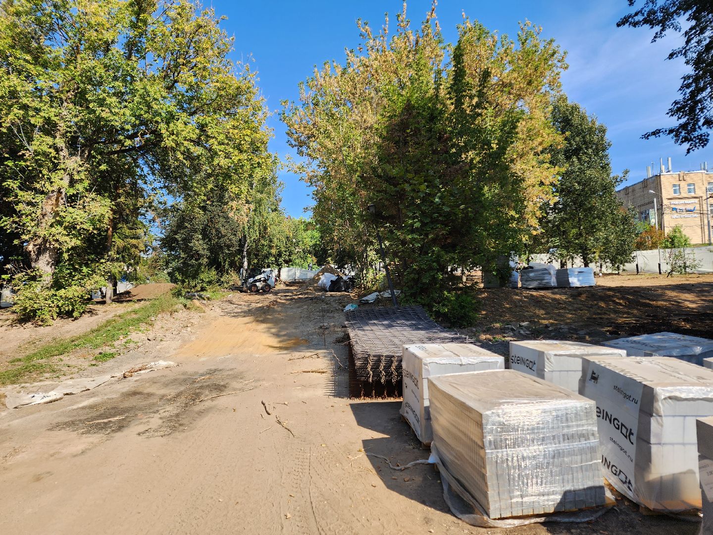 Чехов, бульвар Чехова, сквер Чехова, реконструкция, благоустройство, фонтан, пешеходные дорожки, озеленение, арт объекты, освещение, качели, нацпроект Жилье и городская среда, формирование комфортной городской среды,