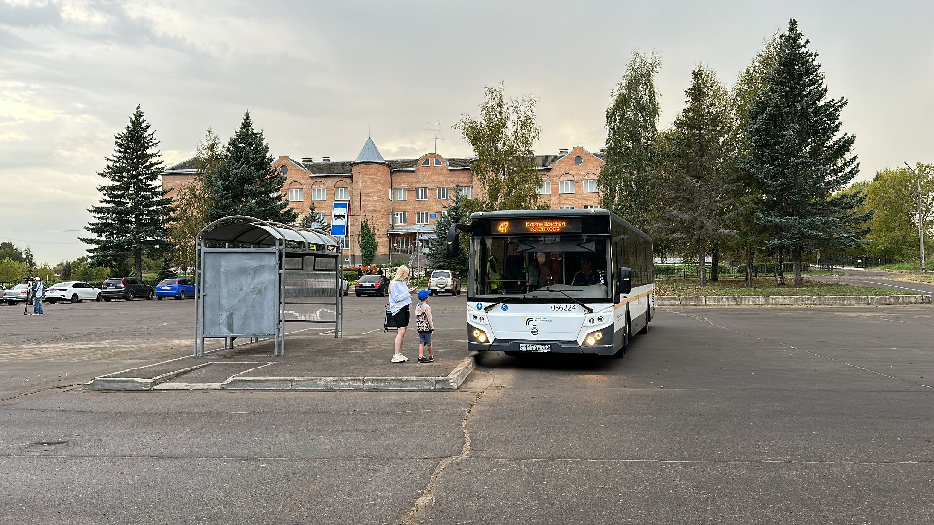 Клин, общество, ЖКХ, контейнерная площадка, контейнер для мусора, люди, выездная администрация,