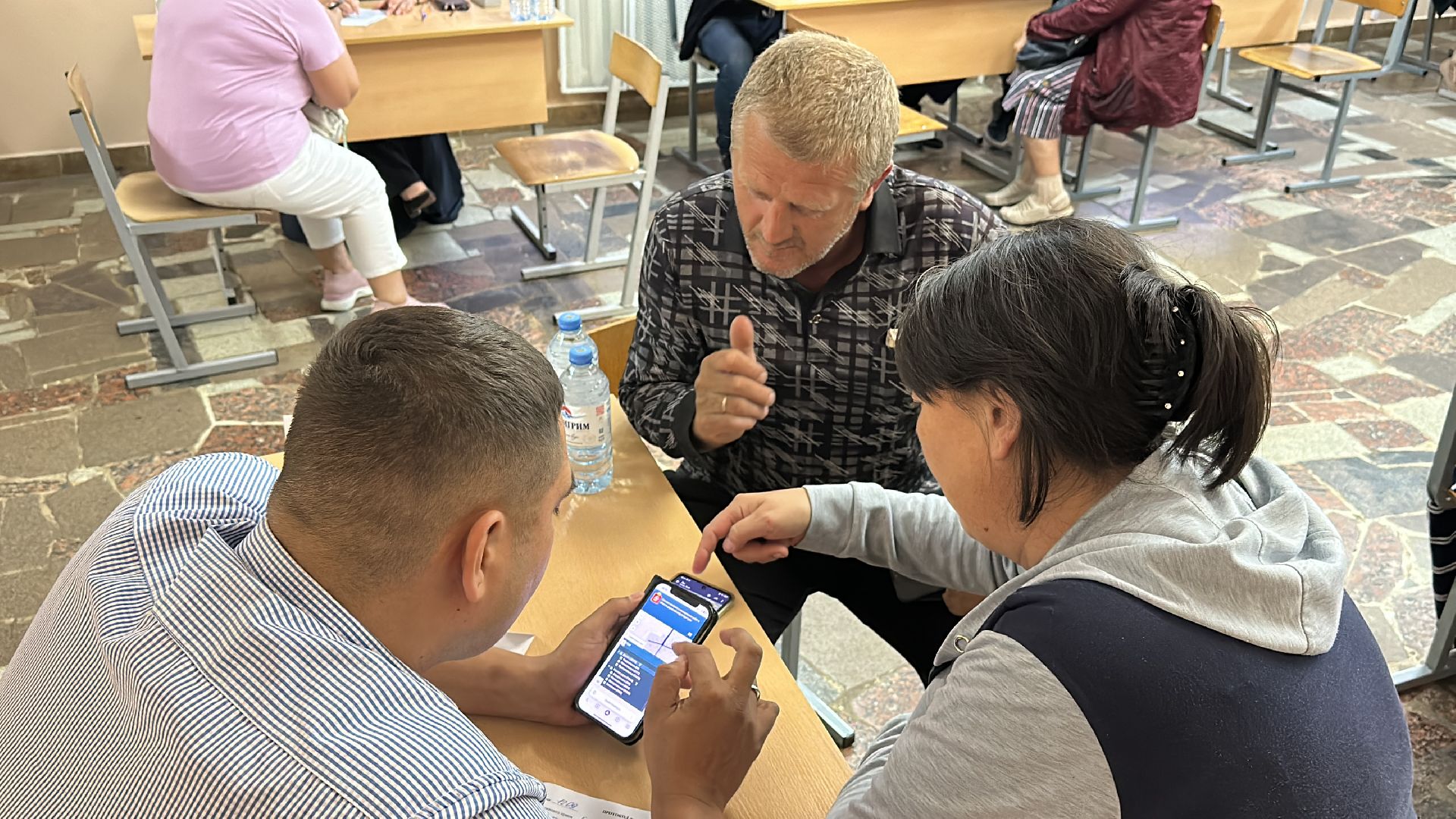 Клин, общество, ЖКХ, контейнерная площадка, контейнер для мусора, люди, выездная администрация,