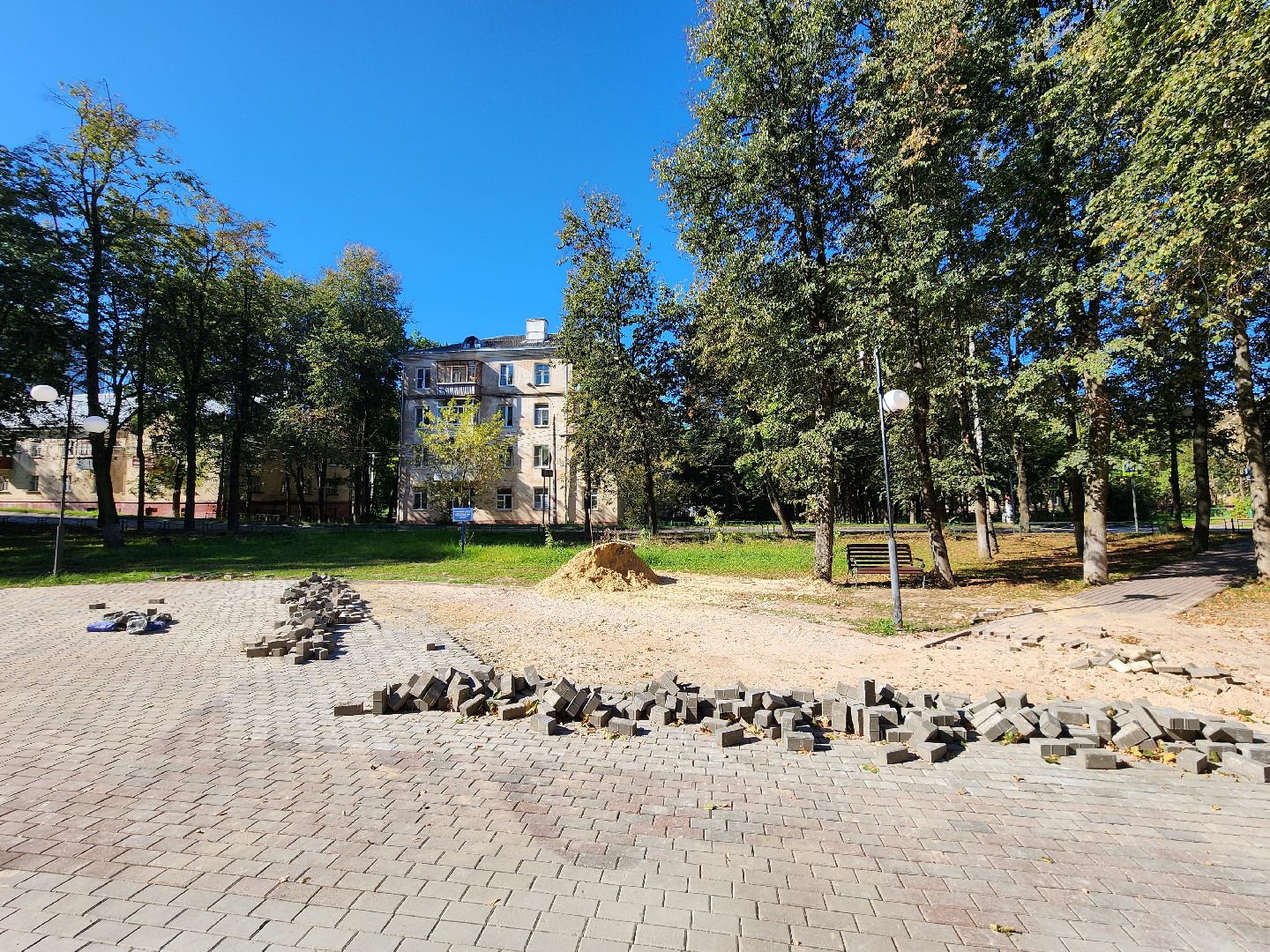 Чехов, сквер Ветеранов, благоустройство, новое покрытие, формирование комфортной городской среды, замена брусчатки,