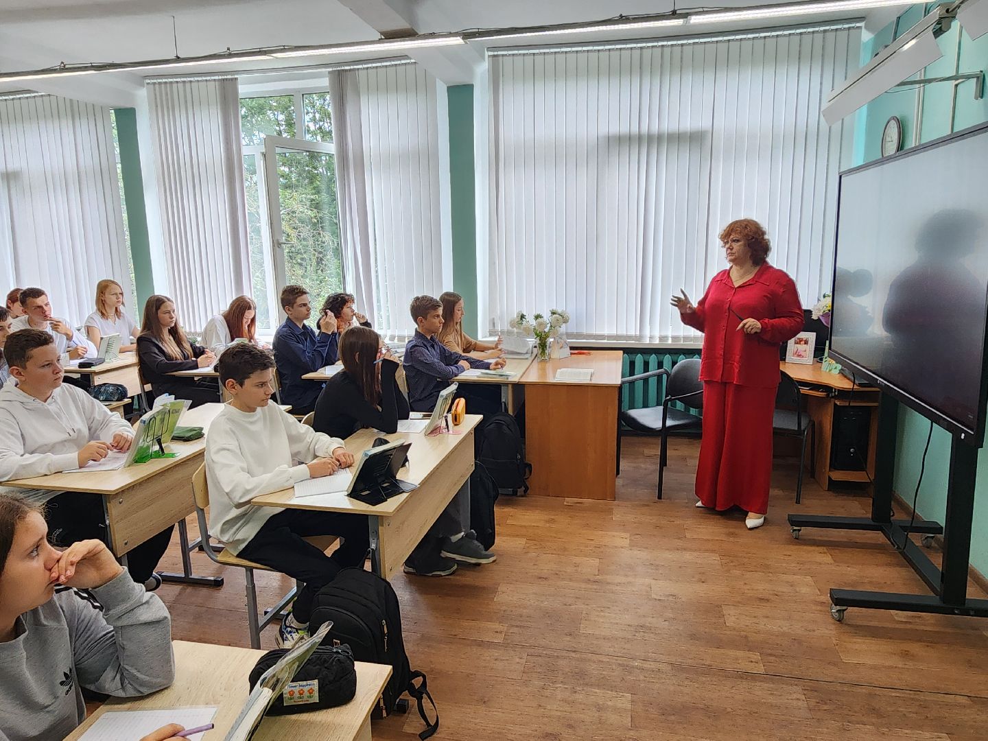 Чехов, школа 1, учитель Анна Смирнова, преподаватель русского языка и литературы, премия губернатора Московской области, поощрение, биография, достижения, лучшие учителя Подмосковья, образование,