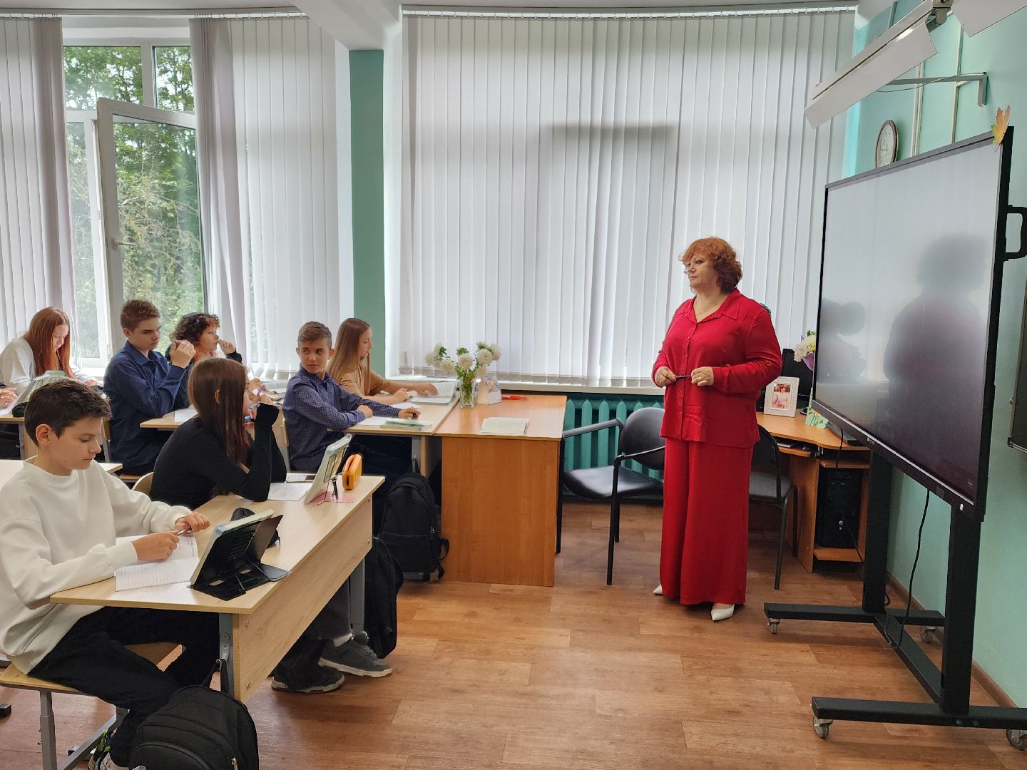Чехов, школа 1, учитель Анна Смирнова, преподаватель русского языка и литературы, премия губернатора Московской области, поощрение, биография, достижения, лучшие учителя Подмосковья, образование,