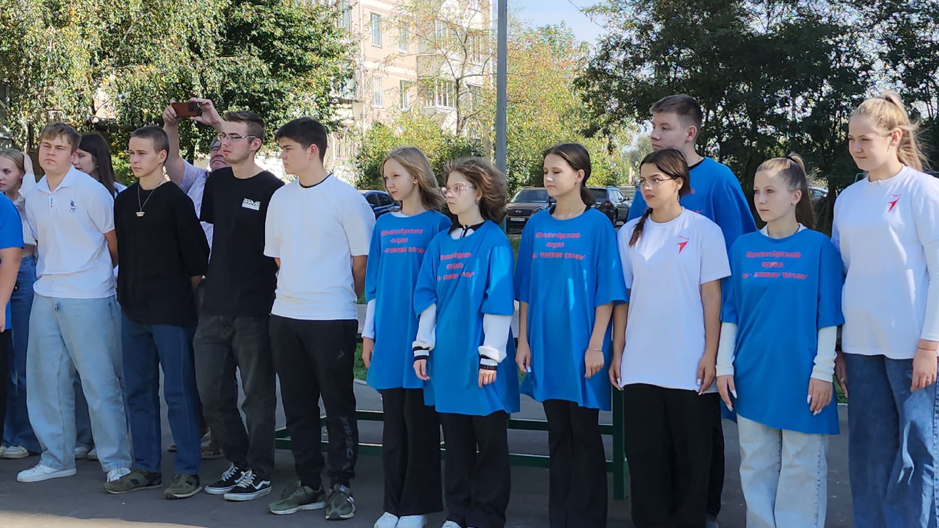 серпухов, волонтеры, день города, поселок большевик, посадка деревьев,