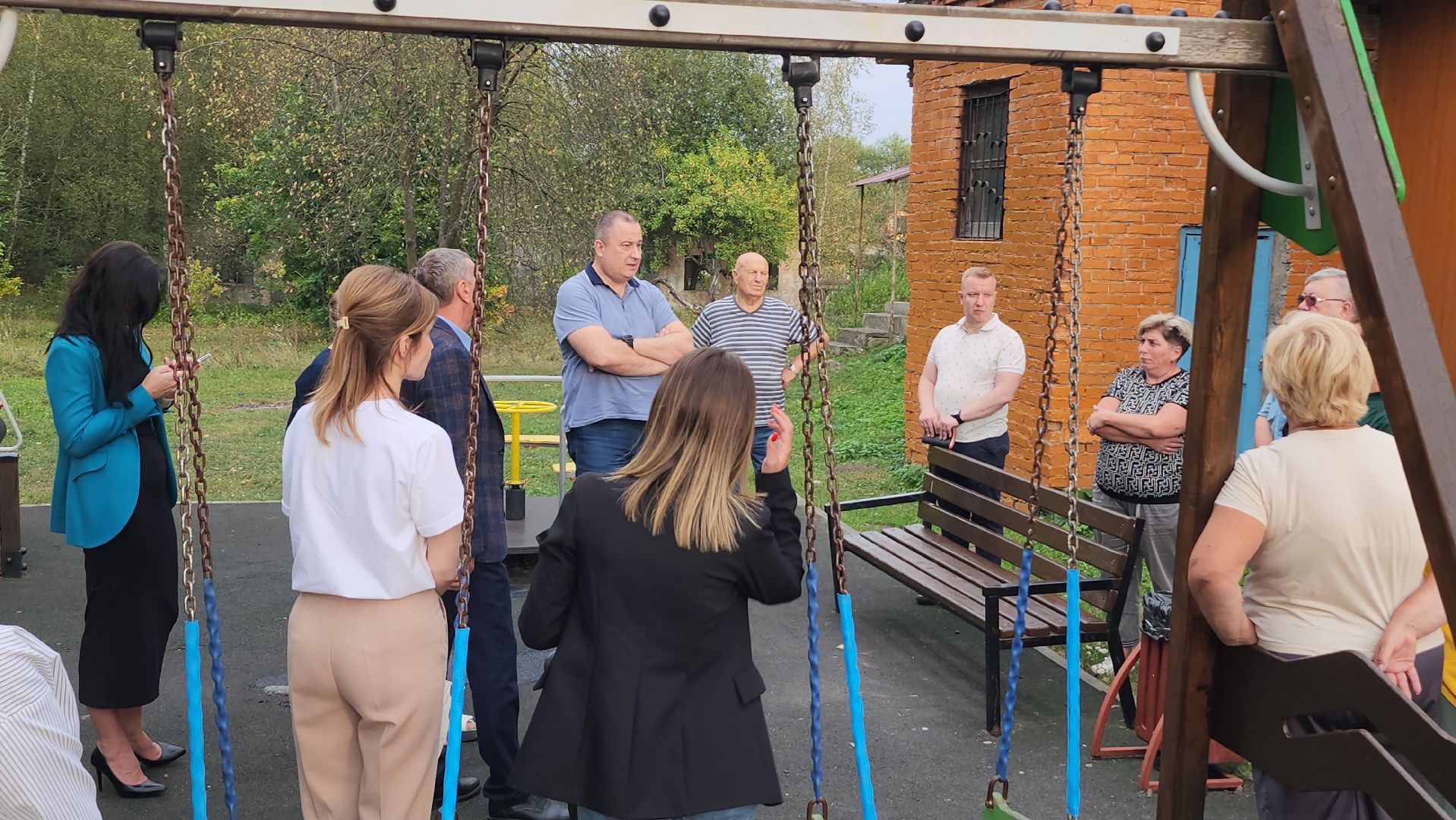 серпухов, деревня лужки, выездная администрация, детская площадка, сельский клуб,