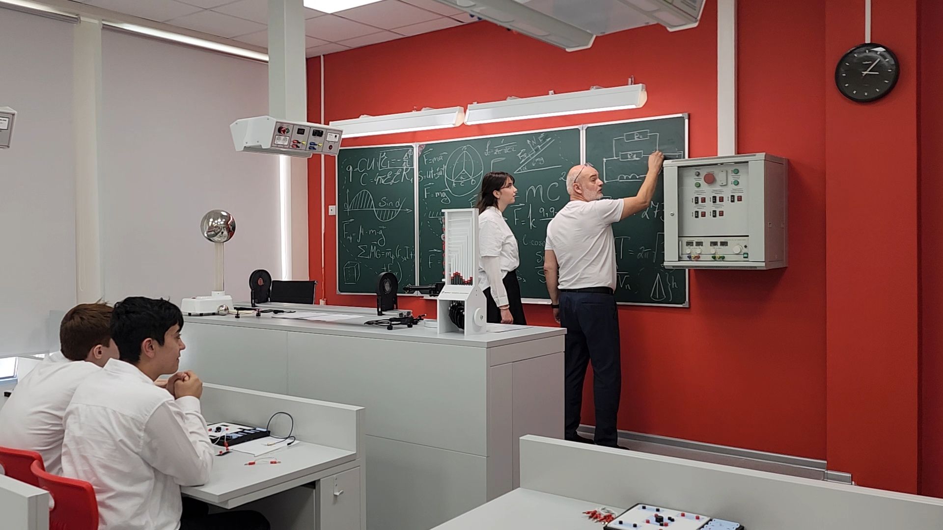 одинцово, образование, кванториум, флагман, робототехника, химия, физика, наука,