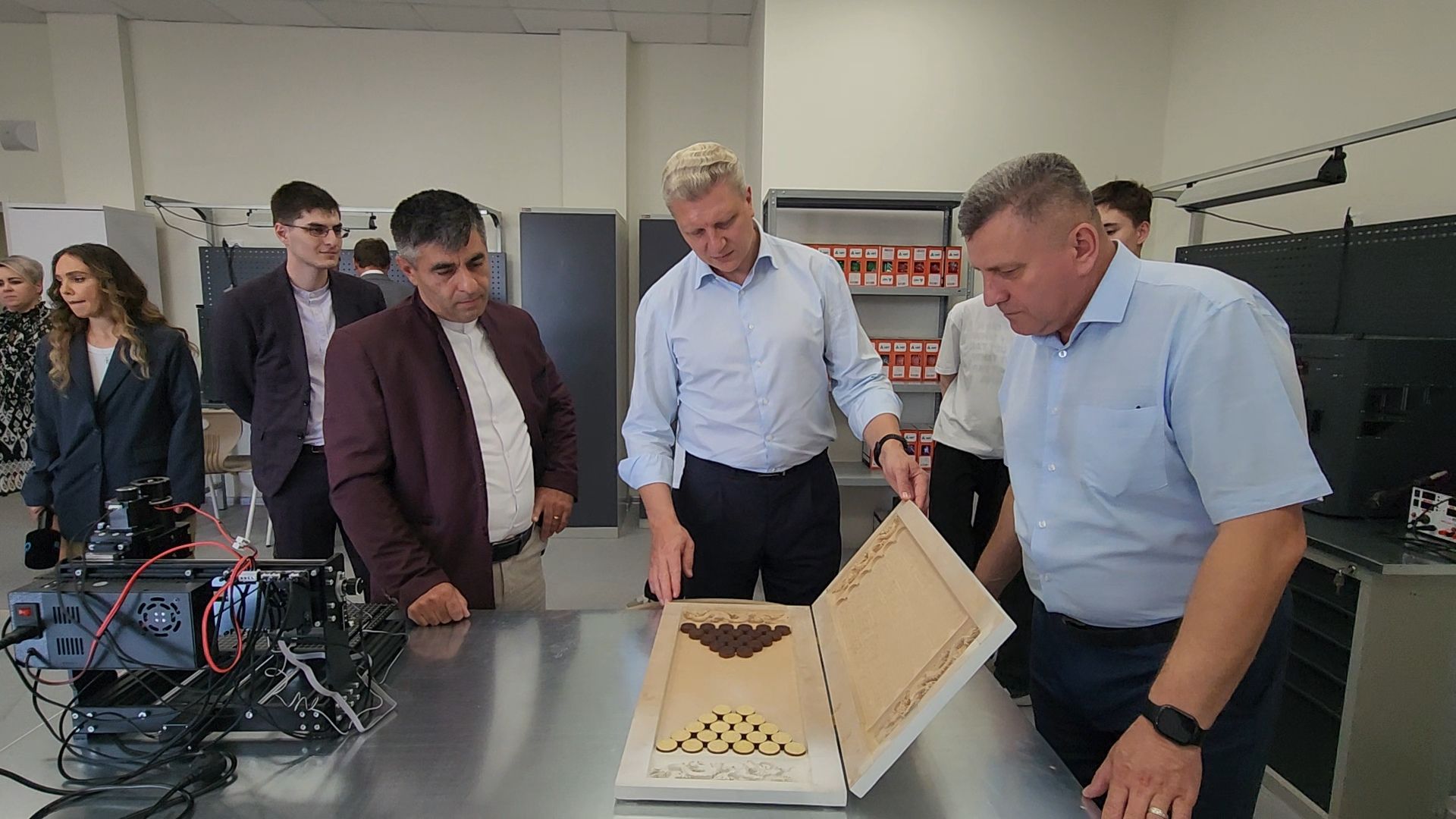 одинцово, образование, кванториум, флагман, робототехника, химия, физика, наука,