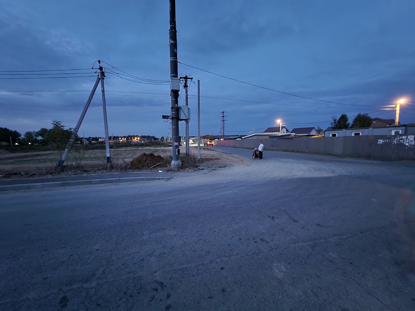 Чехов, поселок Васькино, выездная администрация, встреча с жителями, обращения жителей, Елена Валяева, многодетная мама, жильё, земельные участки, освещение, пешеходный переход, электроснабжение, контейнерная площадка,