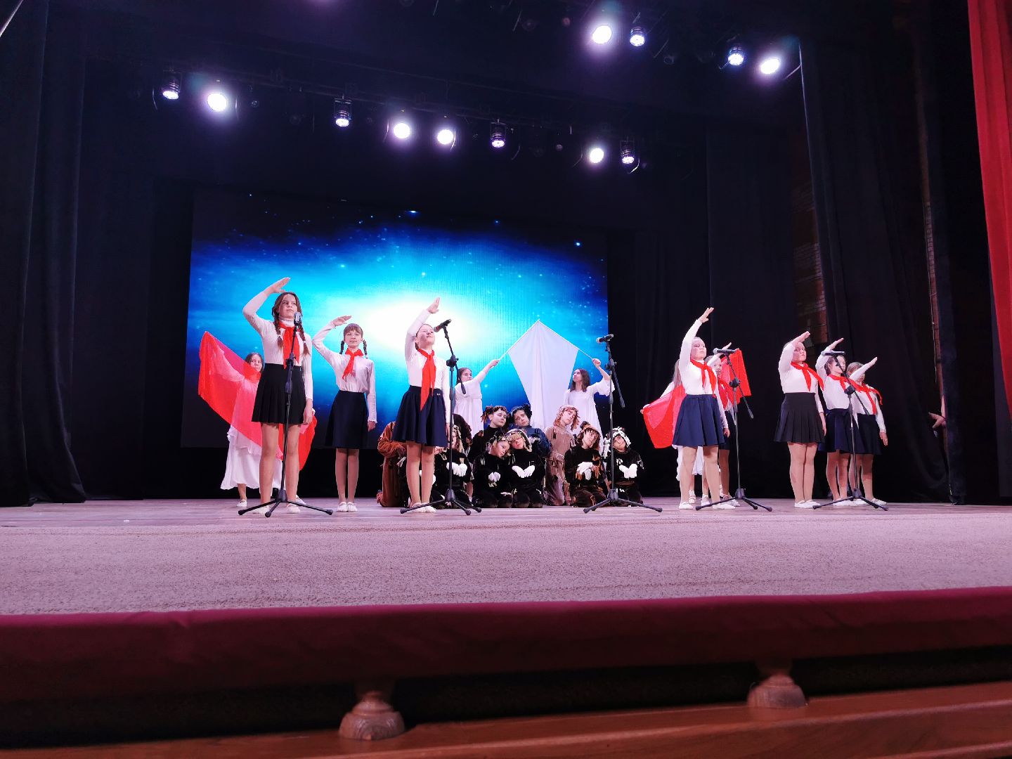 День космонавтики, культура