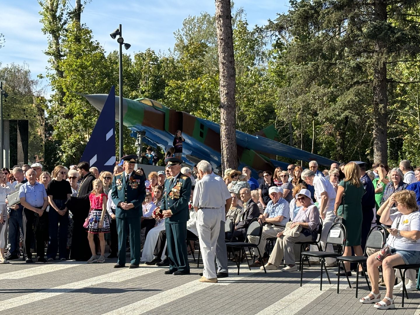 сквер, микрорайон заря, благоустровйство, день города балашиха,
