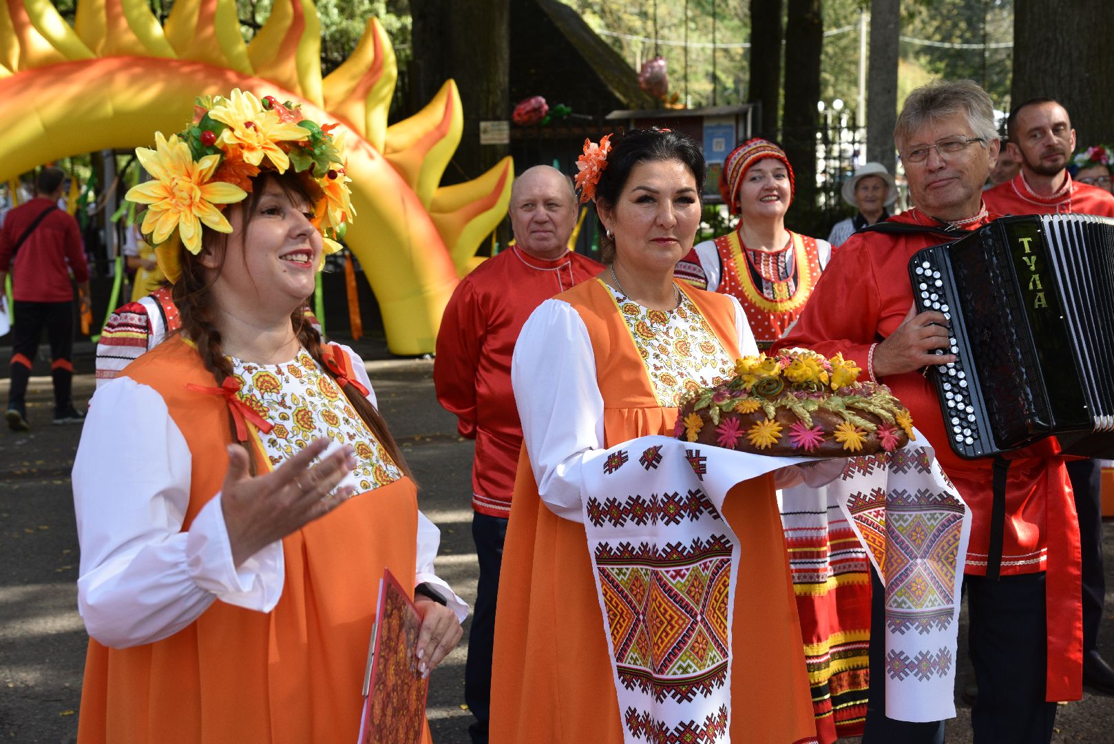 лотошино, лотошинский парк, разгуляй, парки подмосковья, фестиваль народного творчества,