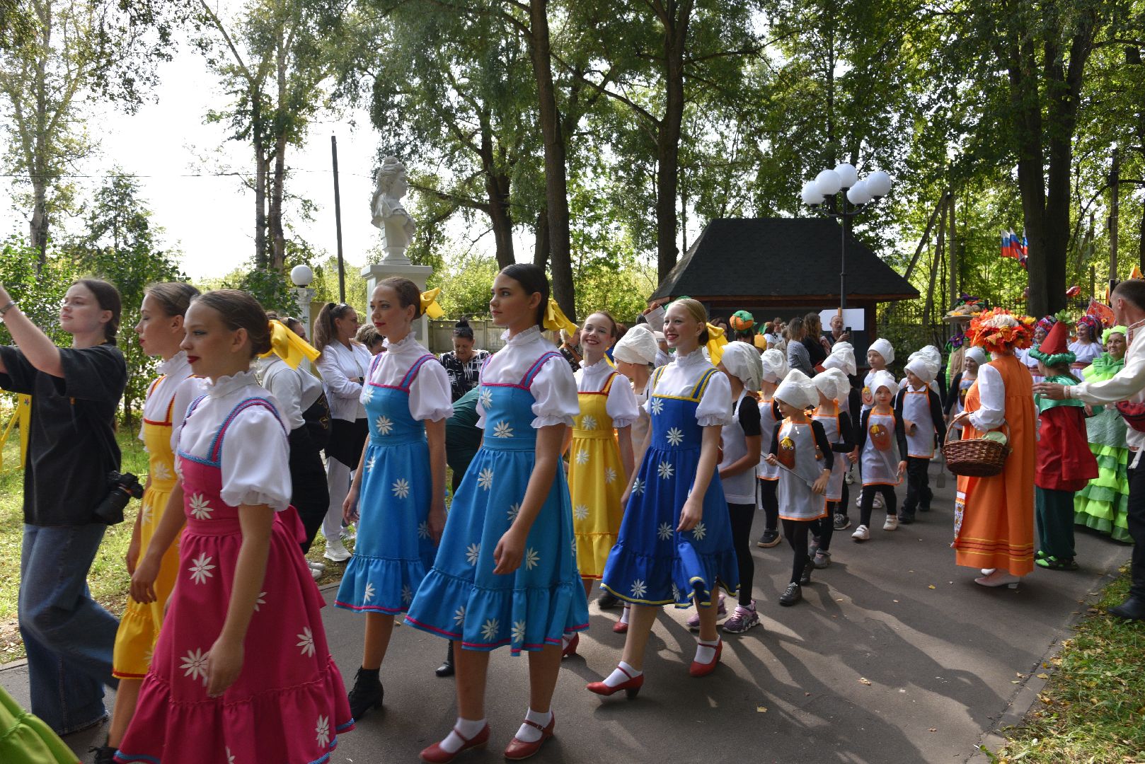 лотошино, лотошинский парк, разгуляй, парки подмосковья, фестиваль народного творчества,