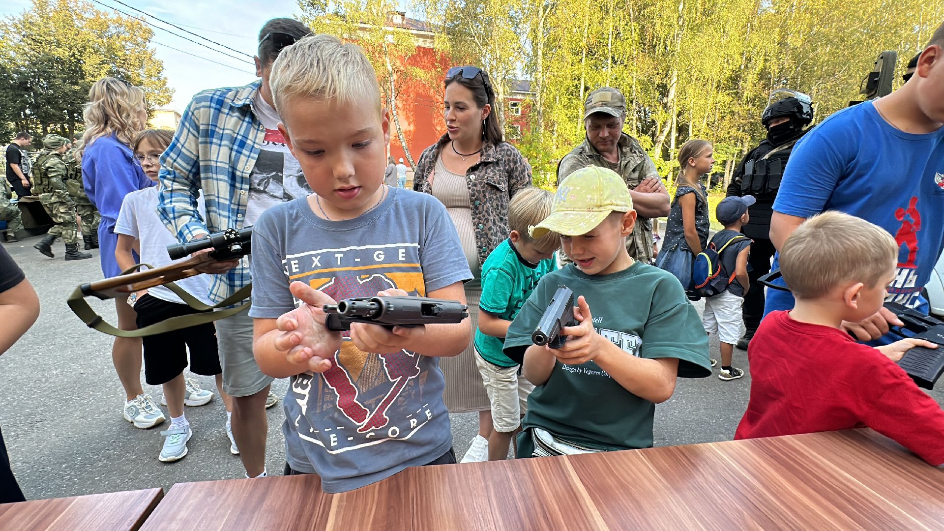 Клин, общество, выставка, вооружение,