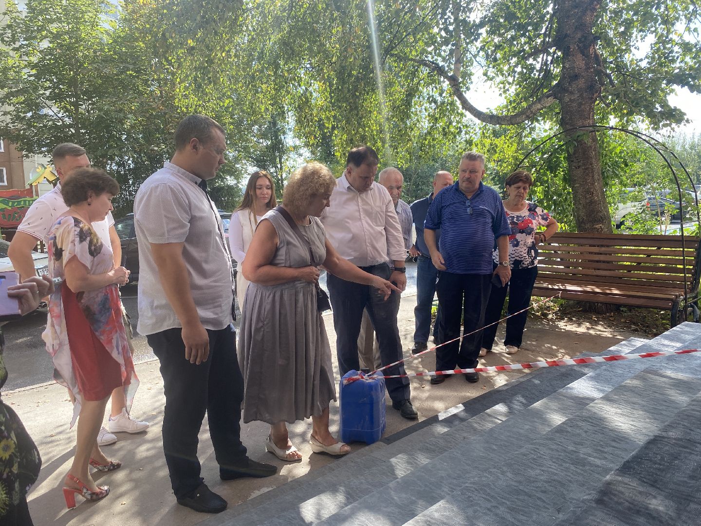 Мой подъезд, ремонт подъездов мкд, заозерный Власиха, замена ступеней, композитные накладки на ступени,