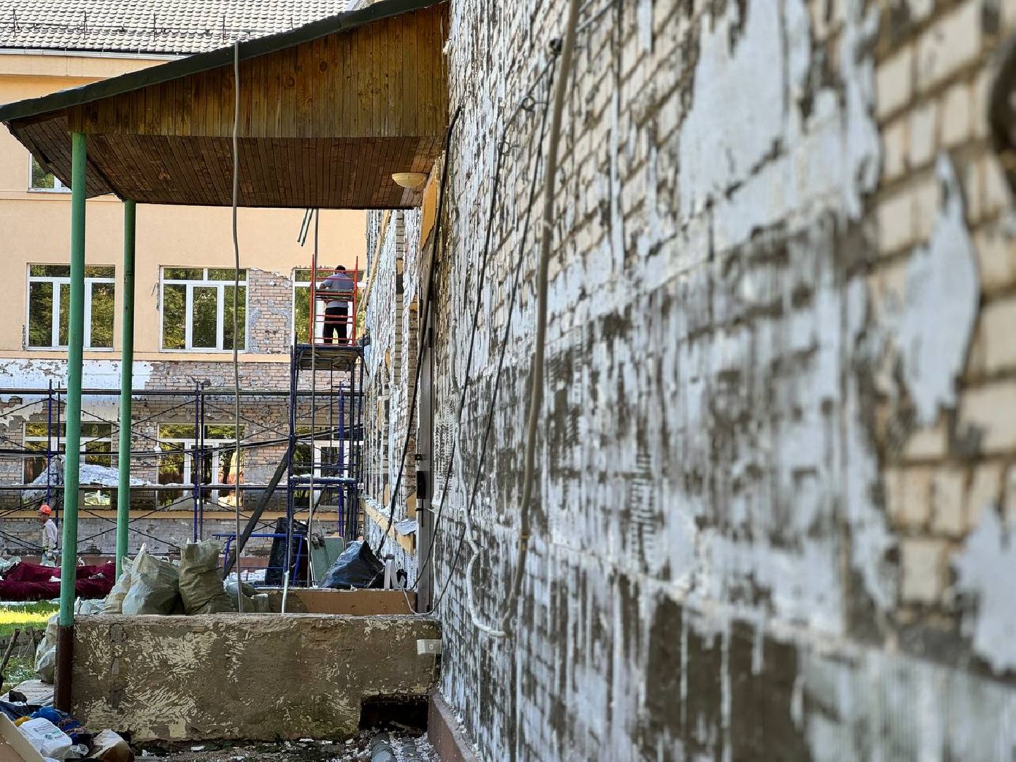 капитальный ремонт школы, фасадные работы, демонтаж, бригада, городской округ восход,