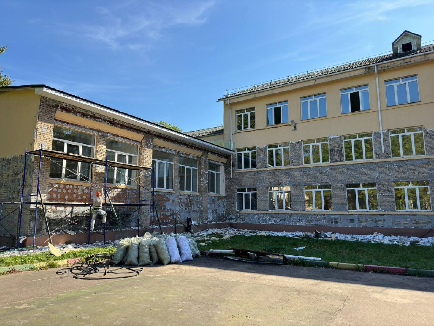 капитальный ремонт школы, фасадные работы, демонтаж, бригада, городской округ восход,