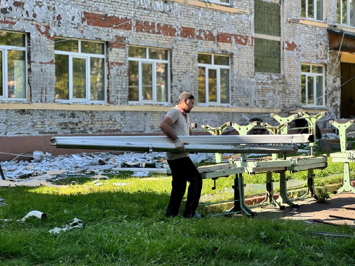 капитальный ремонт школы, фасадные работы, демонтаж, бригада, городской округ восход,