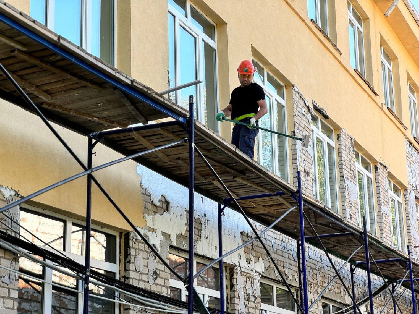 капитальный ремонт школы, фасадные работы, демонтаж, бригада, городской округ восход,