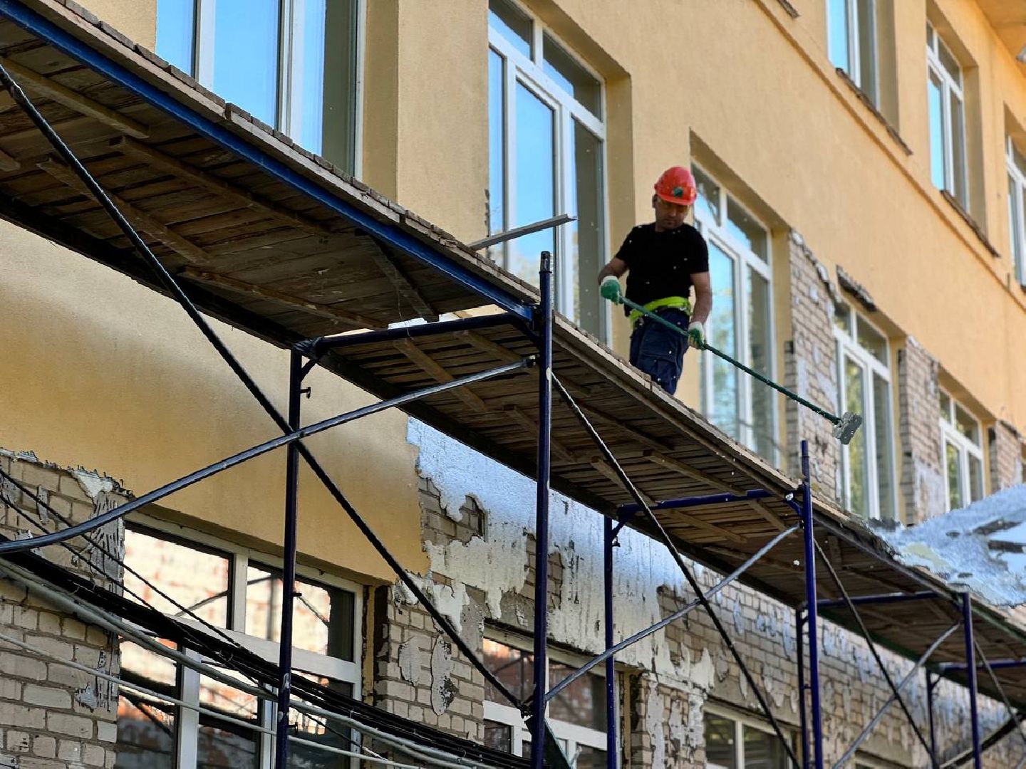 капитальный ремонт школы, фасадные работы, демонтаж, бригада, городской округ восход,