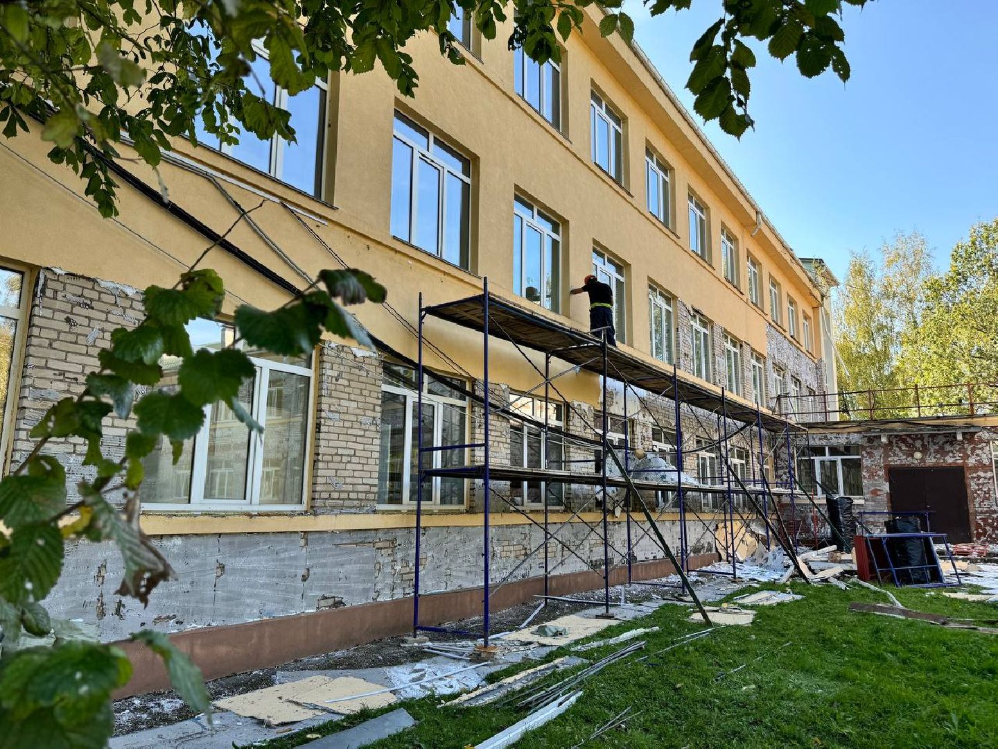 капитальный ремонт школы, фасадные работы, демонтаж, бригада, городской округ восход,
