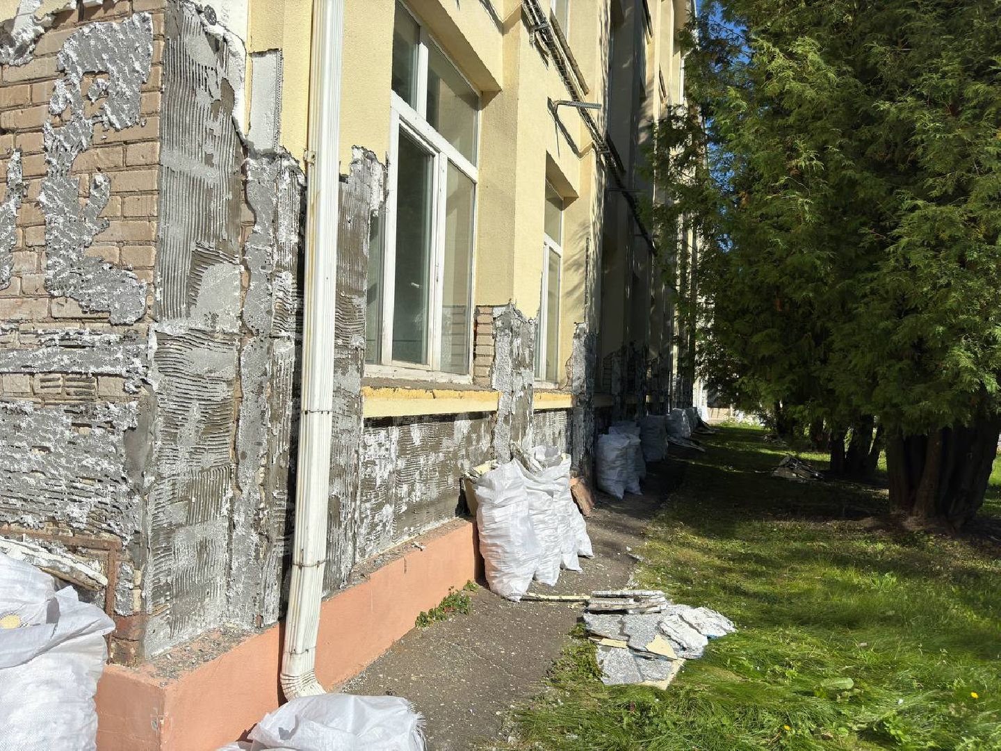 капитальный ремонт школы, фасадные работы, демонтаж, бригада, городской округ восход,
