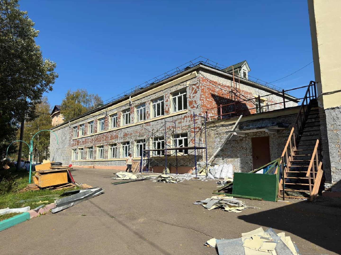 капитальный ремонт школы, фасадные работы, демонтаж, бригада, городской округ восход,