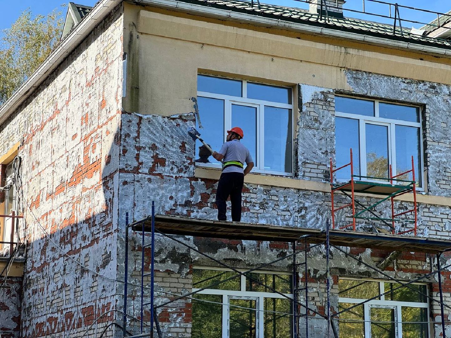 капитальный ремонт школы, фасадные работы, демонтаж, бригада, городской округ восход,
