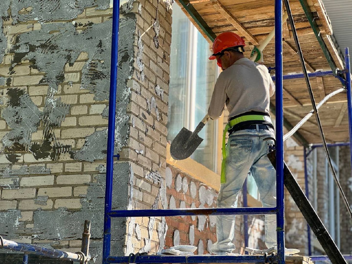 капитальный ремонт школы, фасадные работы, демонтаж, бригада, городской округ восход,