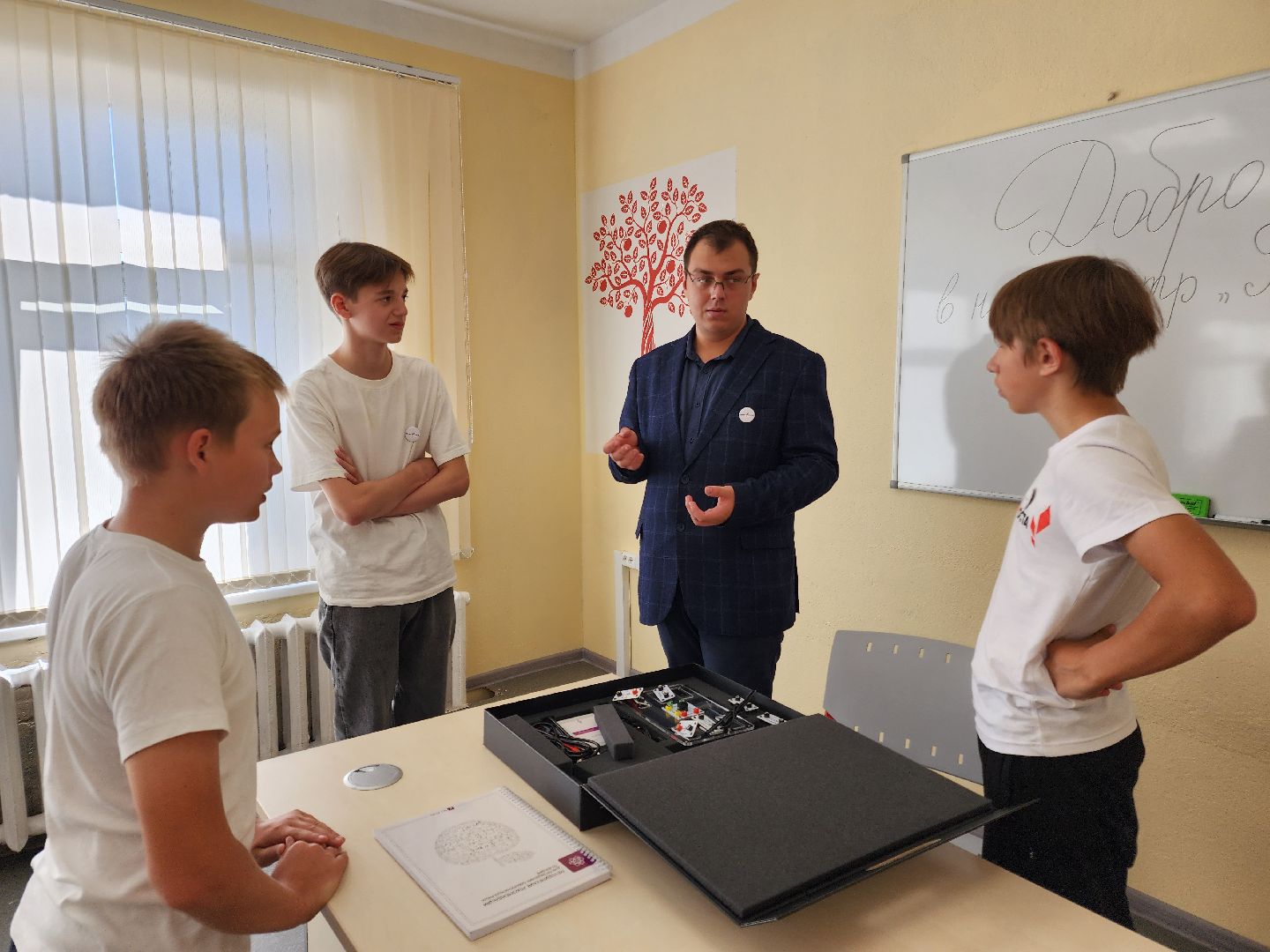 Чехов, школа 9, село Стремилово, учебный центр Точка роста, новый учитель физики, Иван Андреев, целевое направление,