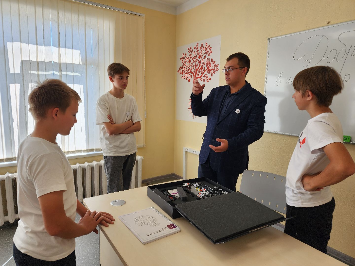 Чехов, школа 9, село Стремилово, учебный центр Точка роста, новый учитель физики, Иван Андреев, целевое направление,