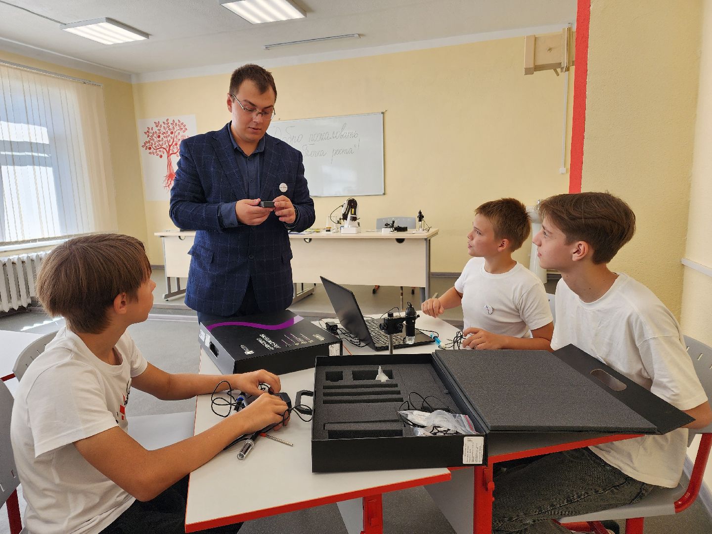 Чехов, школа 9, село Стремилово, учебный центр Точка роста, новый учитель физики, Иван Андреев, целевое направление,